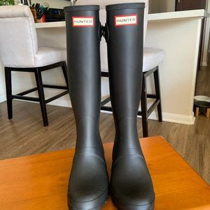 Brand New NEVER worn Hunter Original Tall rain boot Size 8